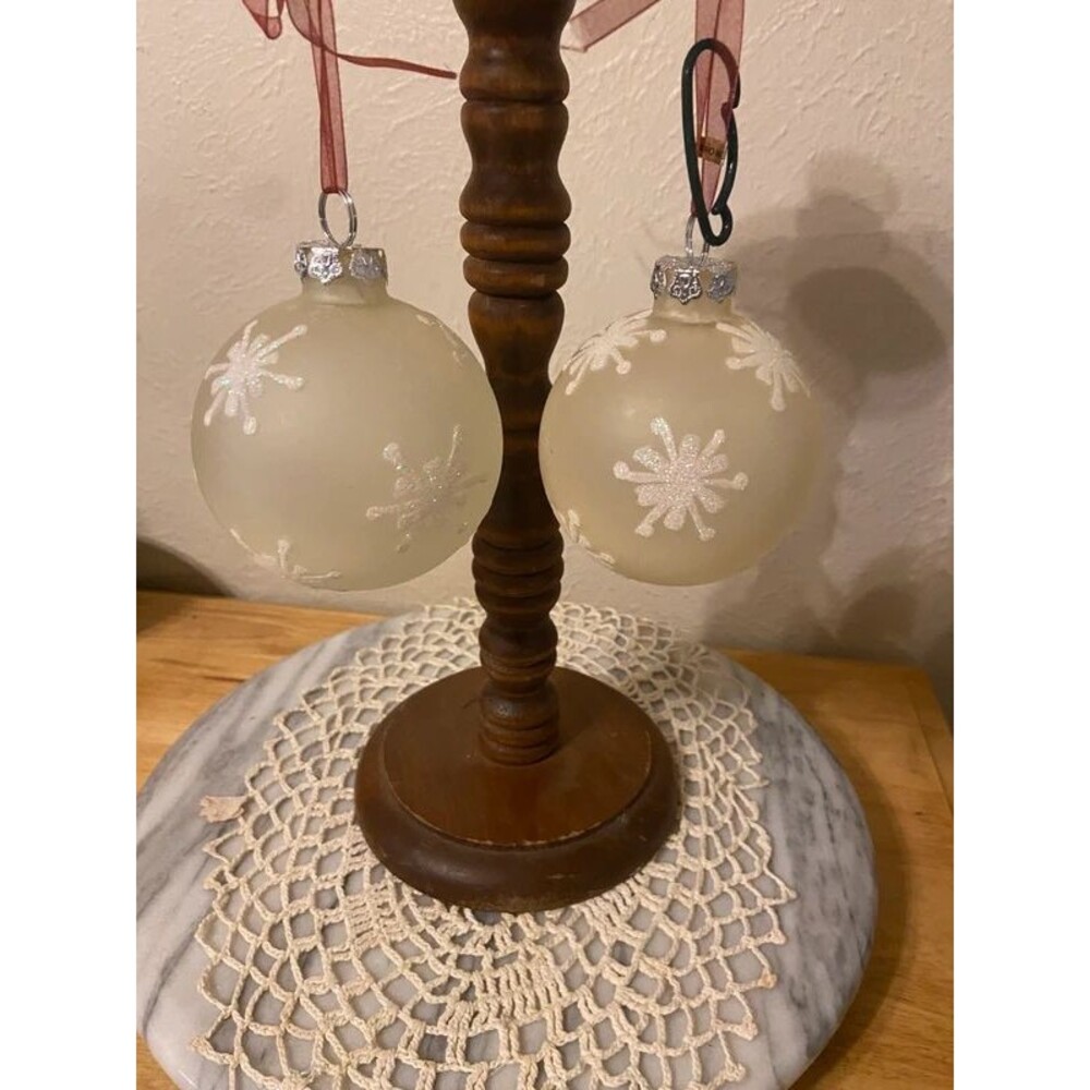 Set of 2 Frosted Glass snowflake ornaments